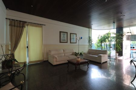 Apartamento para alugar com 280m², 3 quartos e 3 vagasHall social