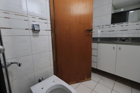Apartamento para alugar com 280m², 3 quartos e 3 vagasBanheiro da Suíte 1
