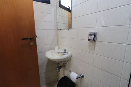 Apartamento para alugar com 280m², 3 quartos e 3 vagasBanheiro de serviço