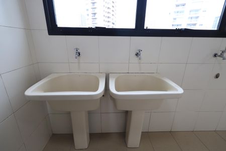 Apartamento para alugar com 280m², 3 quartos e 3 vagasÁrea de Serviço