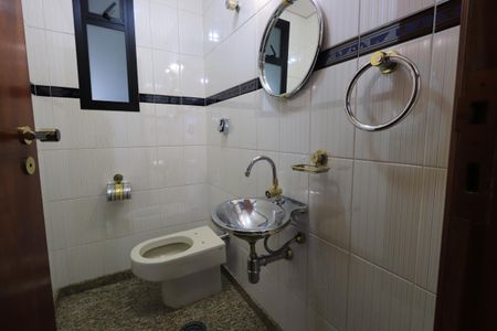 Apartamento para alugar com 280m², 3 quartos e 3 vagasLavabo
