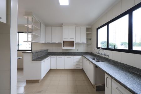 Apartamento para alugar com 280m², 3 quartos e 3 vagasCozinha
