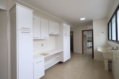 Apartamento para alugar com 280m², 3 quartos e 3 vagasÁrea de Serviço