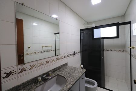 Apartamento para alugar com 280m², 3 quartos e 3 vagasBanheiro da Suíte 2