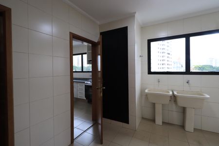 Apartamento para alugar com 280m², 3 quartos e 3 vagasÁrea de Serviço