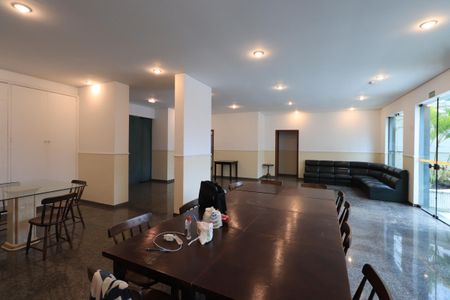 Apartamento para alugar com 280m², 3 quartos e 3 vagasÁrea comum - Salão de festas