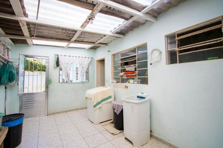 Casa à venda com 117m², 3 quartos e 1 vagaÁrea de serviço