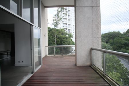 Apartamento para alugar com 142m², 3 quartos e 2 vagasVaranda