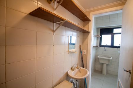 Apartamento para alugar com 140m², 3 quartos e 2 vagasBanheiro de Serviço