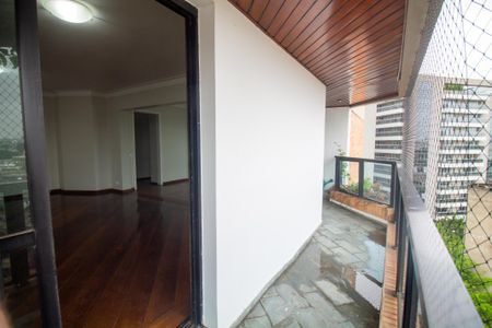 Apartamento para alugar com 140m², 3 quartos e 2 vagasVaranda