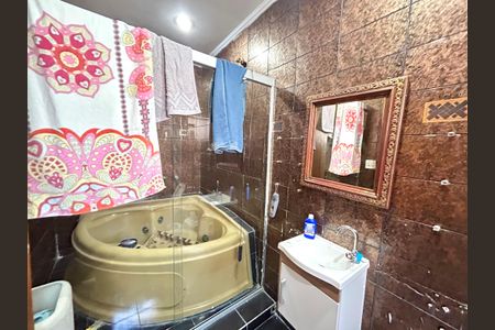 Casa para alugar com 240m², 3 quartos e 2 vagasBanheiro 1