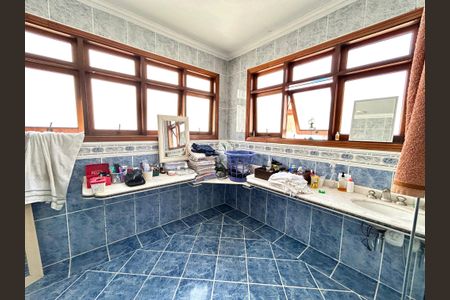 Casa para alugar com 240m², 3 quartos e 2 vagasBanheiro da Suíte