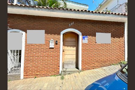 Casa para alugar com 240m², 3 quartos e 2 vagasPlaca instalada na fachada do imóvel 
