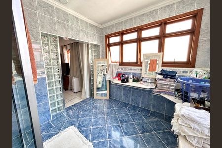 Casa para alugar com 240m², 3 quartos e 2 vagasBanheiro da Suíte