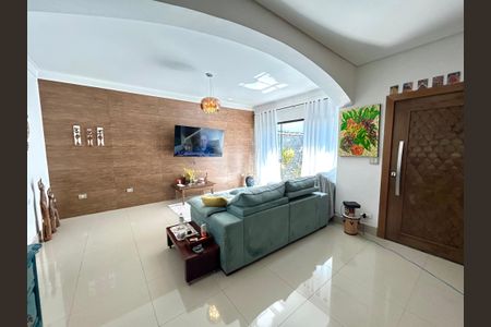 Casa para alugar com 240m², 3 quartos e 2 vagasSala