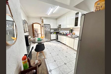 Casa para alugar com 240m², 3 quartos e 2 vagasCozinha