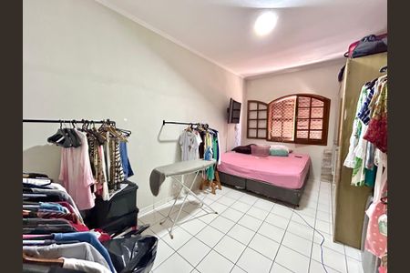 Casa para alugar com 240m², 3 quartos e 2 vagasQuarto 1