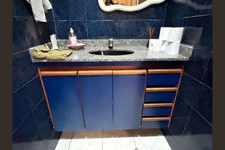 Casa para alugar com 240m², 3 quartos e 2 vagasBanheiro 2