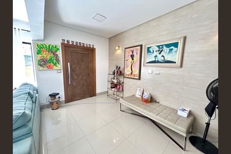 Casa para alugar com 240m², 3 quartos e 2 vagasSala