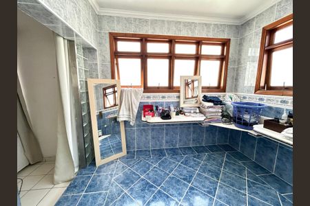 Casa para alugar com 240m², 3 quartos e 2 vagasBanheiro da Suíte