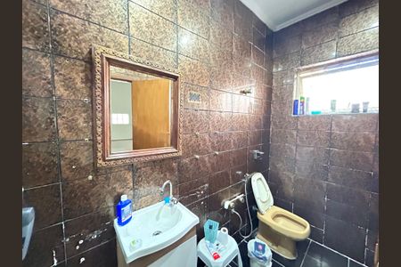 Casa para alugar com 240m², 3 quartos e 2 vagasBanheiro 1