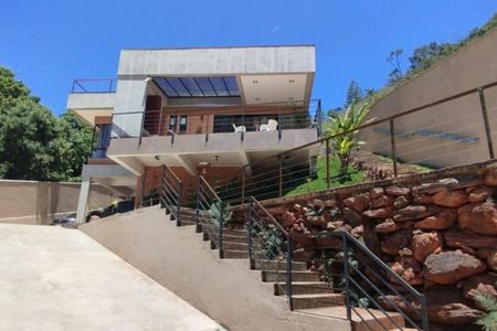 Casa de condomínio à venda com 271m², 4 quartos e 4 vagas