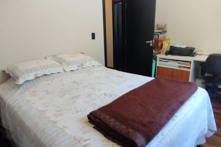 Casa de condomínio à venda com 271m², 4 quartos e 4 vagas