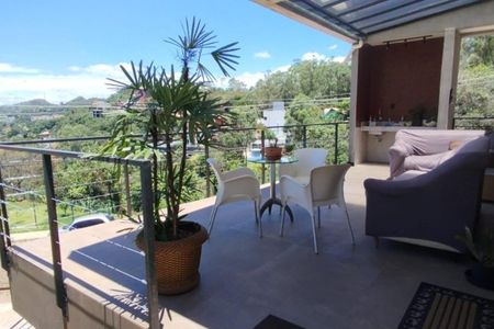 Casa de condomínio à venda com 271m², 4 quartos e 4 vagas