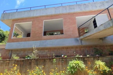 Casa de condomínio à venda com 271m², 4 quartos e 4 vagas