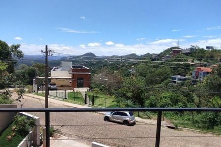 Casa de condomínio à venda com 271m², 4 quartos e 4 vagas