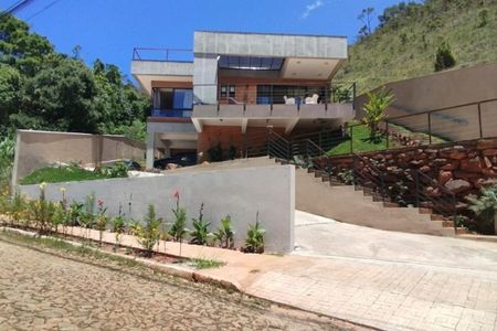 Casa de condomínio à venda com 271m², 4 quartos e 4 vagas