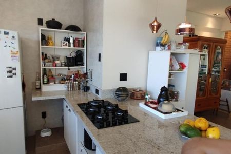 Casa de condomínio à venda com 271m², 4 quartos e 4 vagas