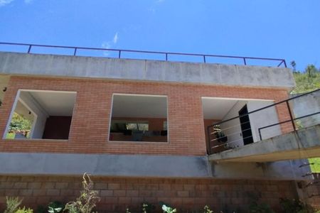 Casa de condomínio à venda com 271m², 4 quartos e 4 vagas