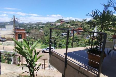 Casa de condomínio à venda com 271m², 4 quartos e 4 vagas