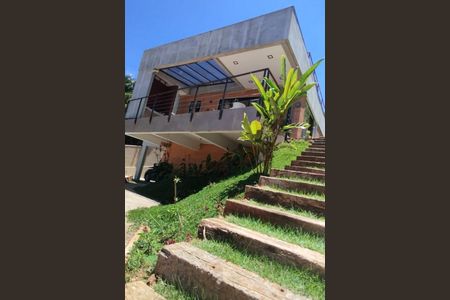 Casa de condomínio à venda com 271m², 4 quartos e 4 vagas