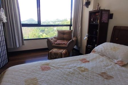 Casa de condomínio à venda com 271m², 4 quartos e 4 vagas