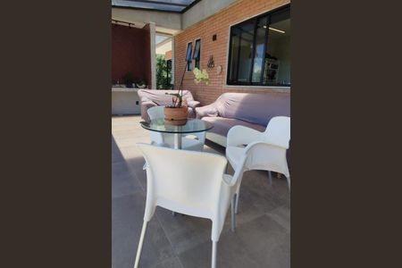 Casa de condomínio à venda com 271m², 4 quartos e 4 vagas