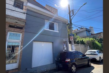 Casa à venda com 137m², 2 quartos e 2 vagas Casa à venda com 137m², 2 quartos e 2 vagasFachada/Placa