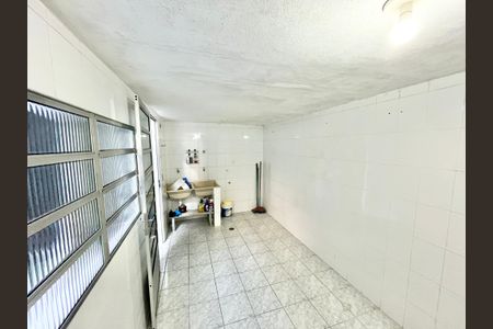 Casa à venda com 137m², 2 quartos e 2 vagas Casa à venda com 137m², 2 quartos e 2 vagasLavanderia