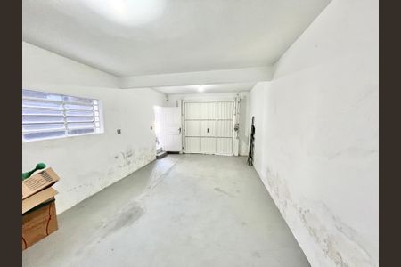 Casa à venda com 137m², 2 quartos e 2 vagas Casa à venda com 137m², 2 quartos e 2 vagasGaragem