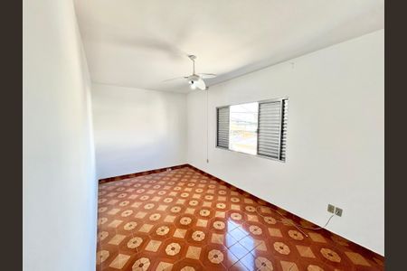 Casa à venda com 137m², 2 quartos e 2 vagas Casa à venda com 137m², 2 quartos e 2 vagasQuarto 2