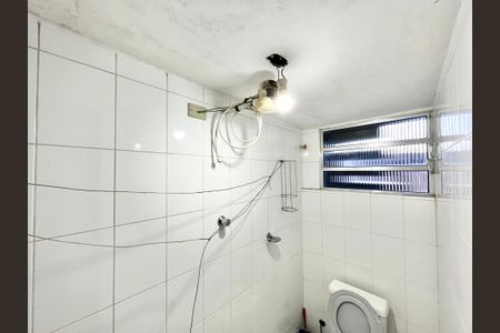 Casa à venda com 137m², 2 quartos e 2 vagas Casa à venda com 137m², 2 quartos e 2 vagasBanheiro Lavanderia