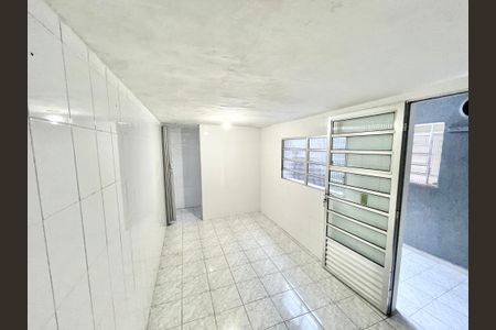Casa à venda com 137m², 2 quartos e 2 vagas Casa à venda com 137m², 2 quartos e 2 vagasLavanderia