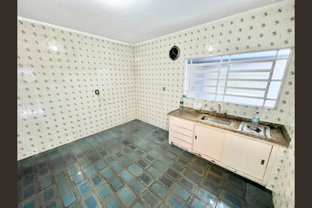 Casa à venda com 137m², 2 quartos e 2 vagas Casa à venda com 137m², 2 quartos e 2 vagasCozinha