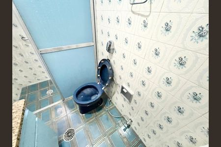 Casa à venda com 137m², 2 quartos e 2 vagas Casa à venda com 137m², 2 quartos e 2 vagasBanheiro