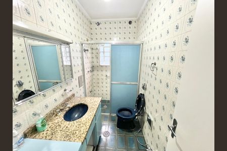 Casa à venda com 137m², 2 quartos e 2 vagas Casa à venda com 137m², 2 quartos e 2 vagasBanheiro