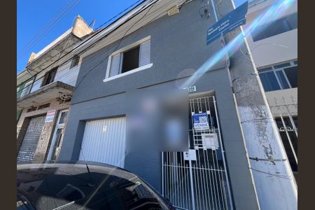 Casa à venda com 137m², 2 quartos e 2 vagas Casa à venda com 137m², 2 quartos e 2 vagasFachada/Placa