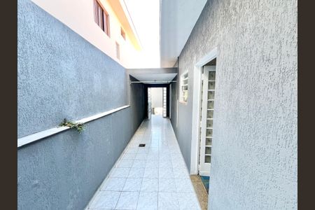 Casa à venda com 137m², 2 quartos e 2 vagas Casa à venda com 137m², 2 quartos e 2 vagasÁrea externa