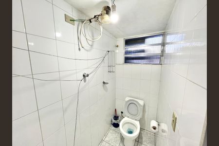 Casa à venda com 137m², 2 quartos e 2 vagas Casa à venda com 137m², 2 quartos e 2 vagasBanheiro Lavanderia