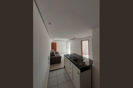 Cozinha de apartamento para alugar com 2 quartos, 50m² em Tribobó, São Gonçalo